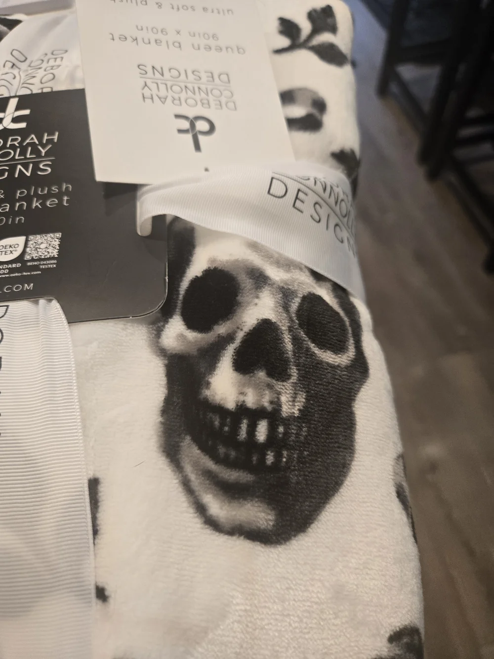 NWT!! Deborah Connolly Black & White Skull & Roses Plush Queen Blanket